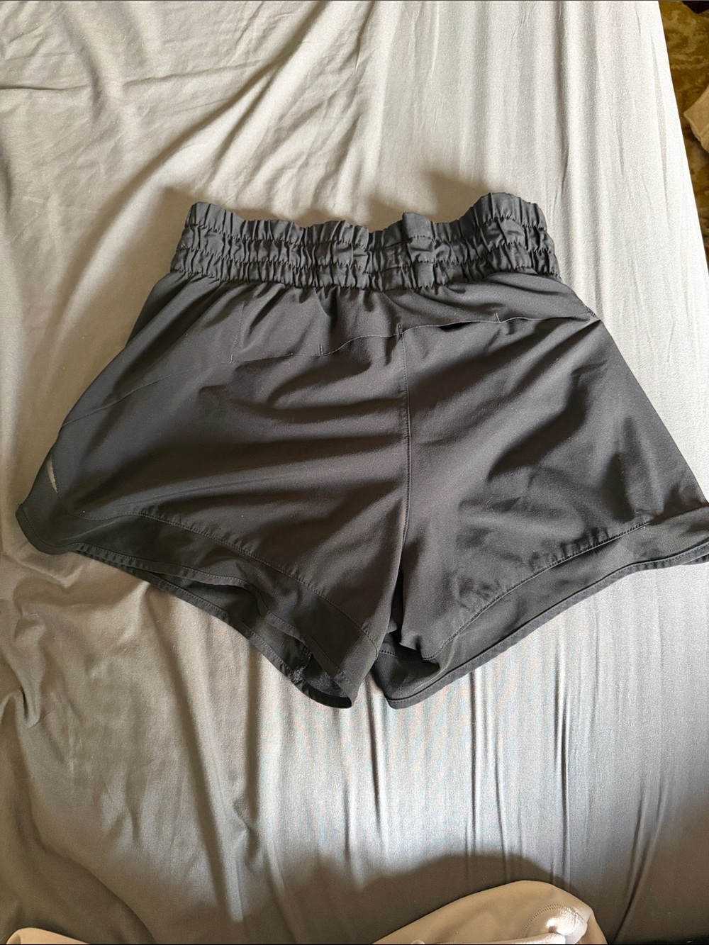 Athleta Mesh Racer Run Mid Rise 4" Short
Size XS - Picture 6 of 9